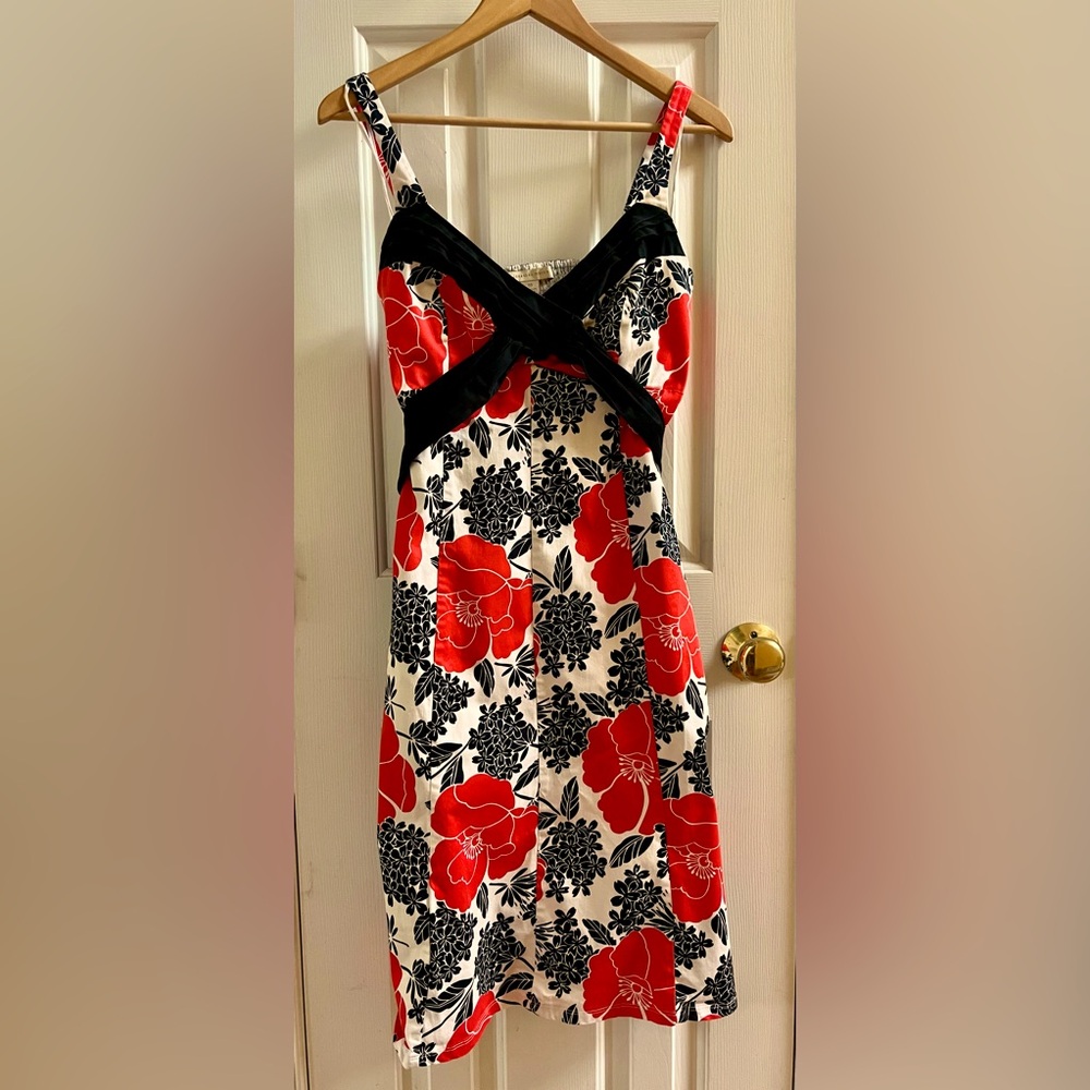 Knee-length floral dress, hibiscus pattern, Size 12